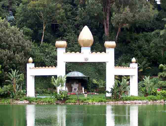 Lake Shrine Volunteers